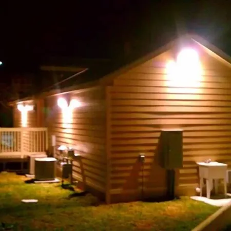 FieldHouse Inn