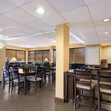 SureStay Hotel by Best Western St. Pete Clearwater Airport