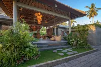 Kahayana Suites Ubud Hotel berhampiran NGURAH PAINTING