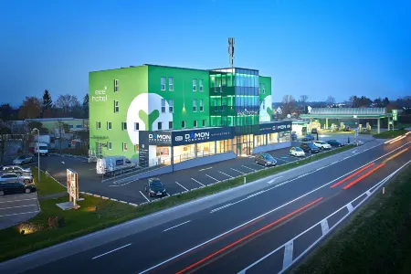 Eee Hotel Marchtrenk Отели в г. Альхаминг