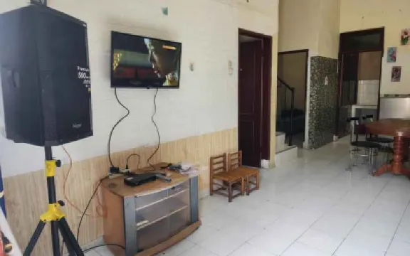 Villa Inn Berastagi Hotels near Hillpark Sibolangit