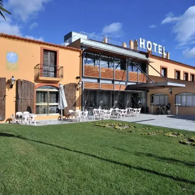 Hotel Restaurant Sol I VI Hoteles cerca de Església de Sant Jaume Sesoliveres