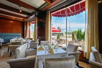 The Congress Plaza Hotel & Convention Center