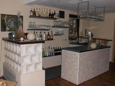 Landhotel Vierjahreszeiten Отели в г. Хофхайм-ин-Унтерфранкен