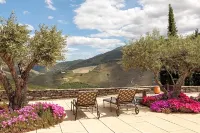 Quinta Nova Winery House - Relais & Châteaux Hotels in Chavaes