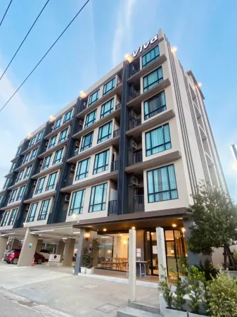 Viva Central Korat Отели рядом с достопримечательностью «Guru-Summanakara»