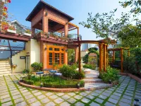 Little Colmar - Homestay & Pottery Studio Hotels near Sun World Halong Complex