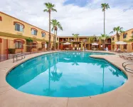 Quality Inn & Suites Goodyear - Phoenix West - Pools