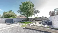 Lovely 1-Bed Cottage in Kelty with Hot Tub Hotel a Kelty