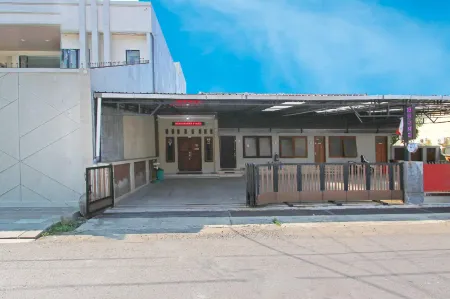 IB Homestay syariah by Ecommerceloka Отели рядом с достопримечательностью «Tek Hay Kiong Temple»