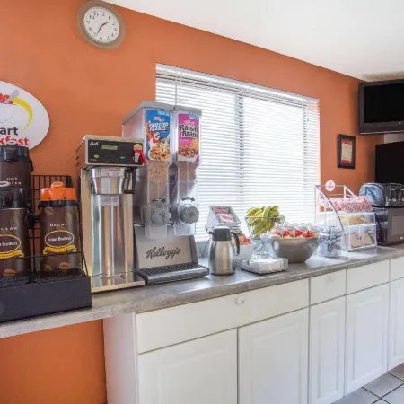 Super 8 by Wyndham Salem VA