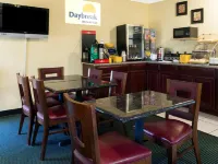 Days Inn by Wyndham Springfield - breakfast