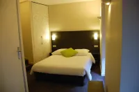 Ruthenium Hotel