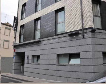 Hotel HM Alfaro Отели в г. Корелья