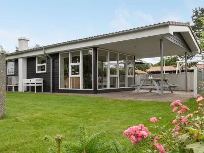 "Gull" - 150m from the Sea
