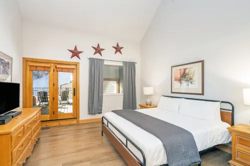 Ski in Out Lift 7! Deck, Hot Tub, Garage Parking Condo Hotel a Telluride