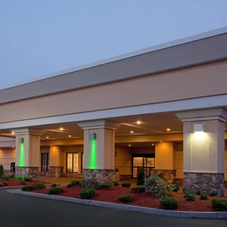 Holiday Inn & Suites Boston-Peabody by IHG