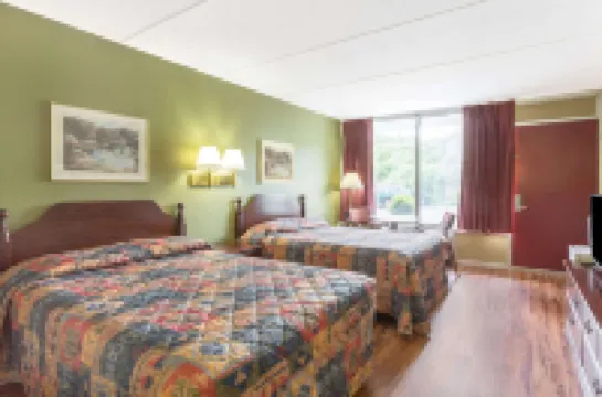 Super 8 by Wyndham Kingsport /I-81