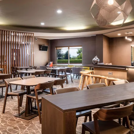 SpringHill Suites Colorado Springs South Отели рядом с Аэропорт Петерсон-Филд