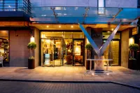 The Vincent Hotel Hôtels à proximité de : Poundland