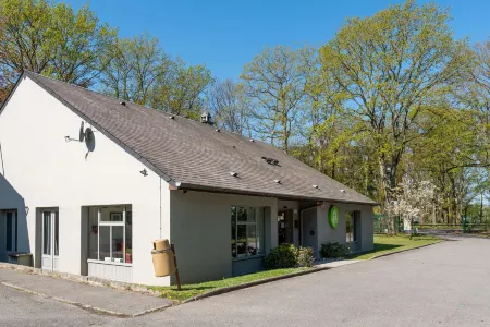 Campanile Rouen Sud - ZÉNITH - Parc Expo Отели в г. Клеон