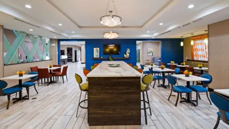 Best Western Plus Pasadena Inn  Suites Отели в г. Пасадина