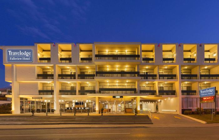 Travelodge by Wyndham Niagara Falls Fallsview