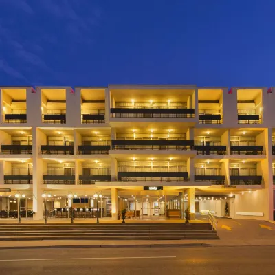 Travelodge by Wyndham Niagara Falls Fallsview Hotels near Niagara Fallsview Casino