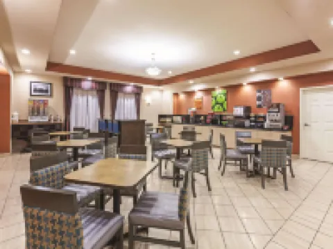 La Quinta Inn & Suites by Wyndham Granbury Hotels in Hood County