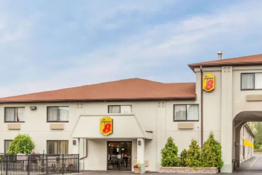 Super 8 by Wyndham Niagara Falls NY