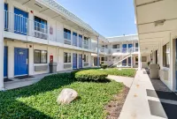 Motel 6 Schiller Park, IL - Chicago O'Hare