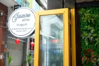 Jasmine Hotel Các khách sạn ở Khu Tây ba lô