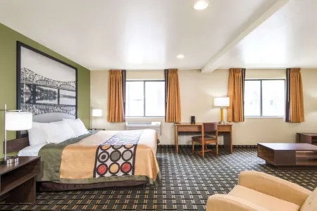 Super 8 by Wyndham Wheeling WV Отели рядом с достопримечательностью «Публичная библиотека Огайо»