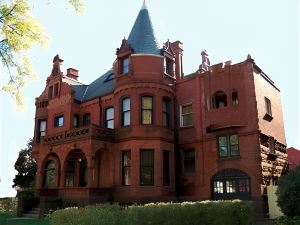 Schuster Mansion Bed & Breakfast