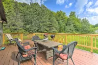 Bright Tucked-Away Cabin w/ Furnished Deck + Grill - Pet friendly