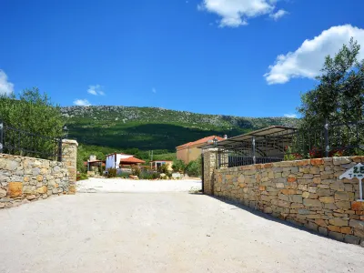 Attractive Villa in Kastel Luksic on Mount Kozjak Hotels in 