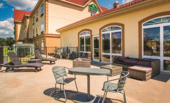 La Quinta Inn & Suites by Wyndham Russellville