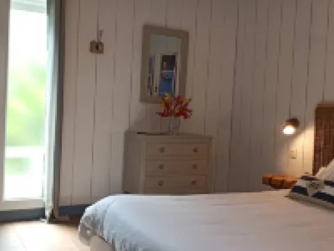 Gîte Timellen - Piscine Privée au Gite - 300m Golf de Cassy - 2Kms de la Plage Hotels in Lanton