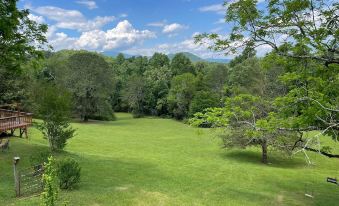 The Sautee Inn Bed & Breakfast