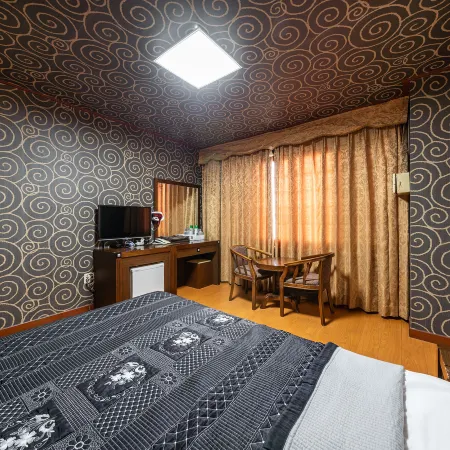 Jeju Juliana Hotel Отели рядом с достопримечательностью «Храм Йончхукса»