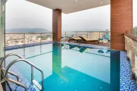 Crown Hotel Nha Trang - piscina