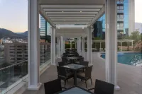 Safi Royal Luxury Metropolitan - Pools