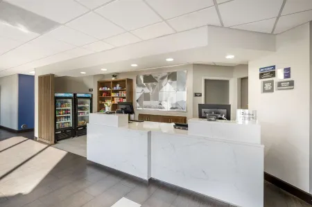 Hotel Harrisonburg Отели в г. Маунт Крофорд