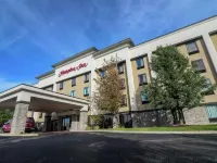 Hampton Inn Cleveland-Airport/Tiedeman Rd Hotels in Brooklyn