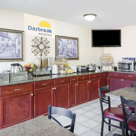 Days Inn & Suites by Wyndham des Moines Airport