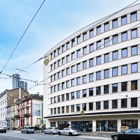 B&B HOTEL Frankfurt-Hbf Отели рядом с достопримечательностью «Пальменгартен»