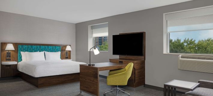 Hampton Inn & Suites by Hilton Toronto Downtown Hotels in Toronto