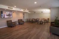 尤馬速8酒店 - 早餐
