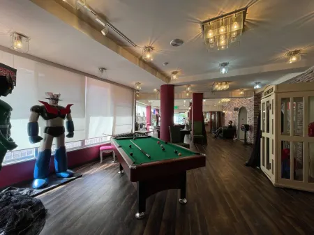 Marina Hotel Kaiku Отели рядом со станцией JR Kii-Tonda Station