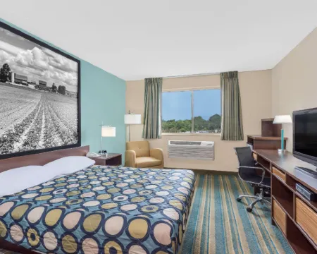 Super 8 by Wyndham Hanover Hotels in Hanover